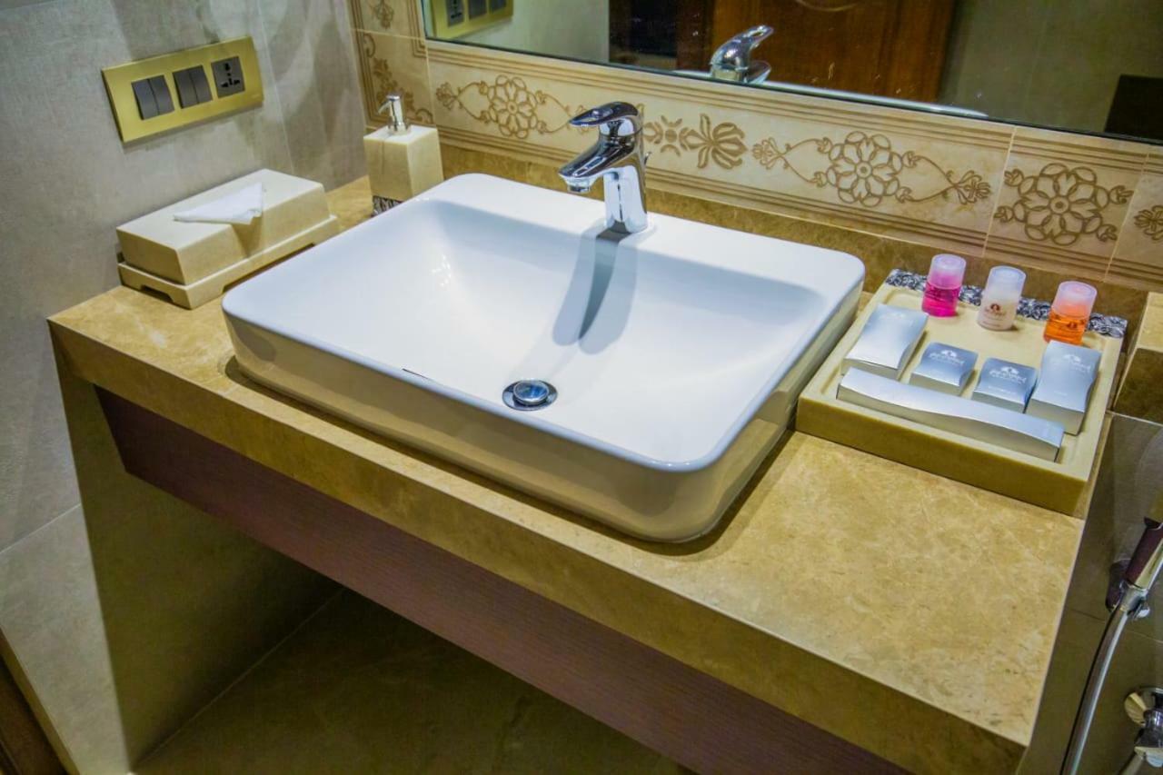 Sai Palace , Hotel
