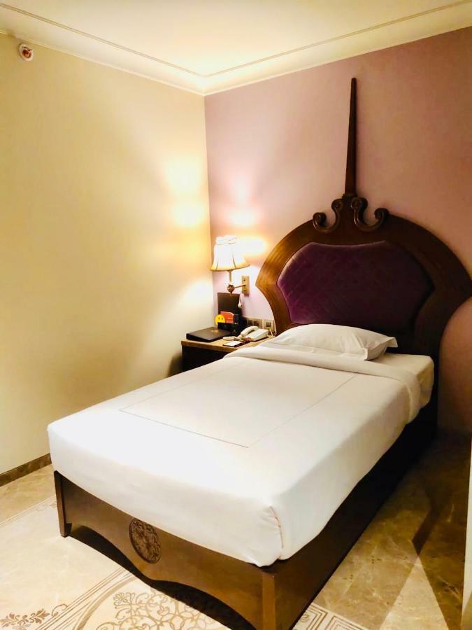 Sai Palace , 3*