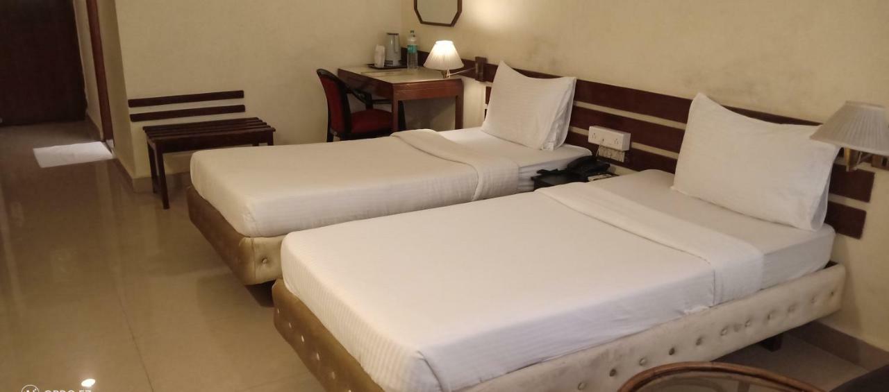 Poonja International 3*