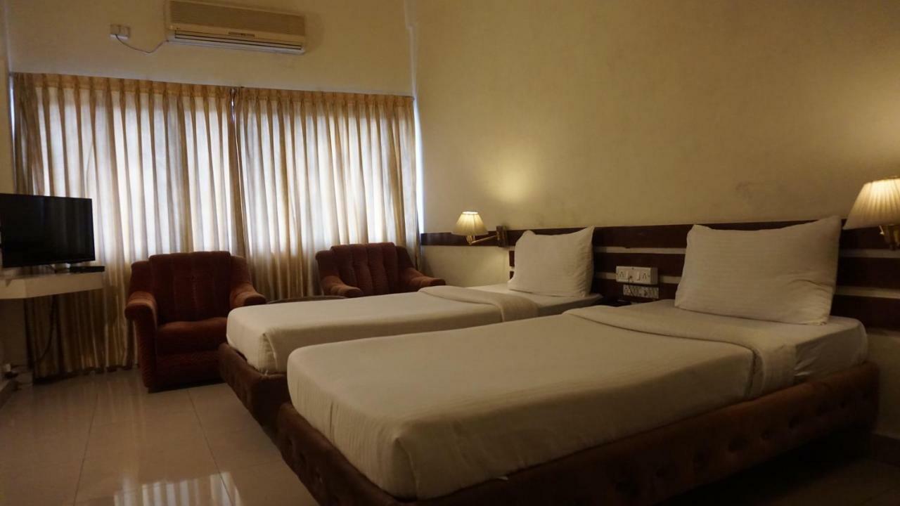 Poonja International 3*