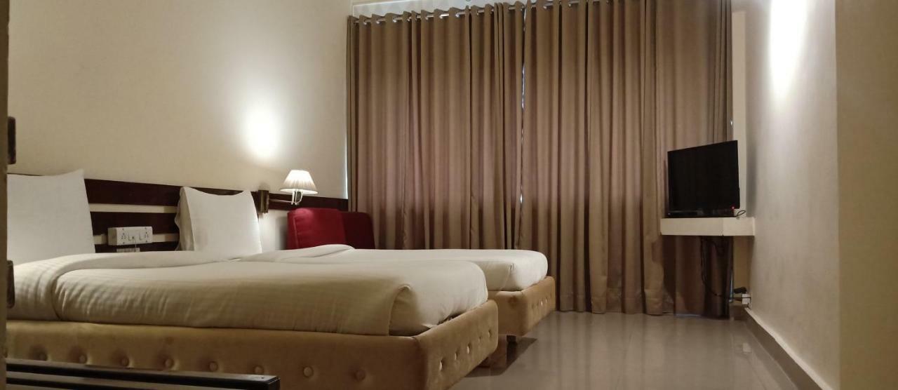 Poonja International Hotel 3*