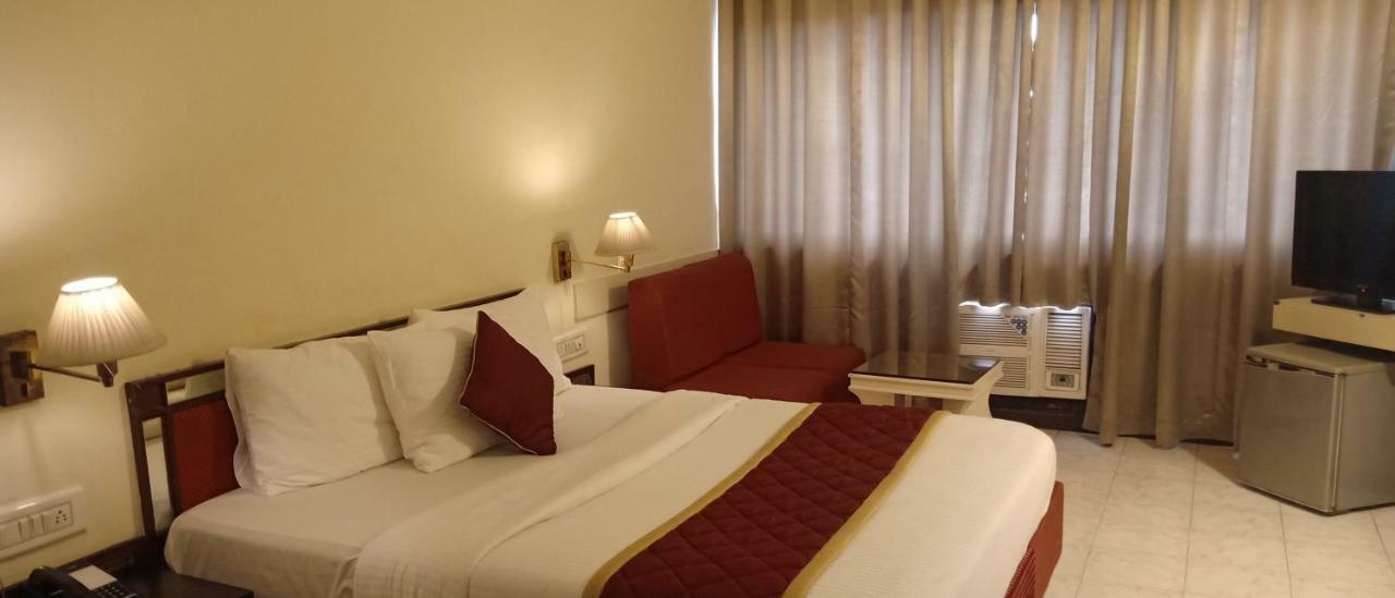 Poonja International 3*
