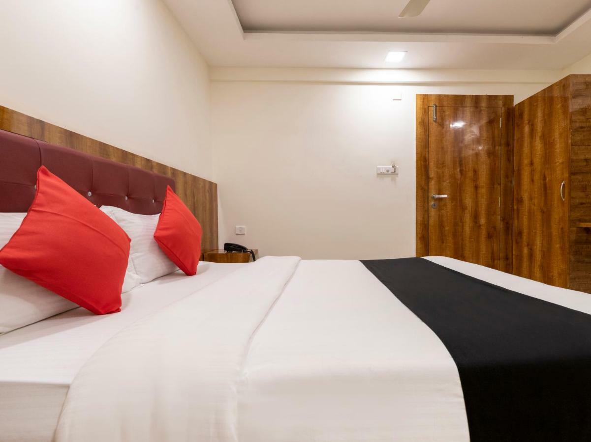 Capital O 49120 Ak International Hotel 3*