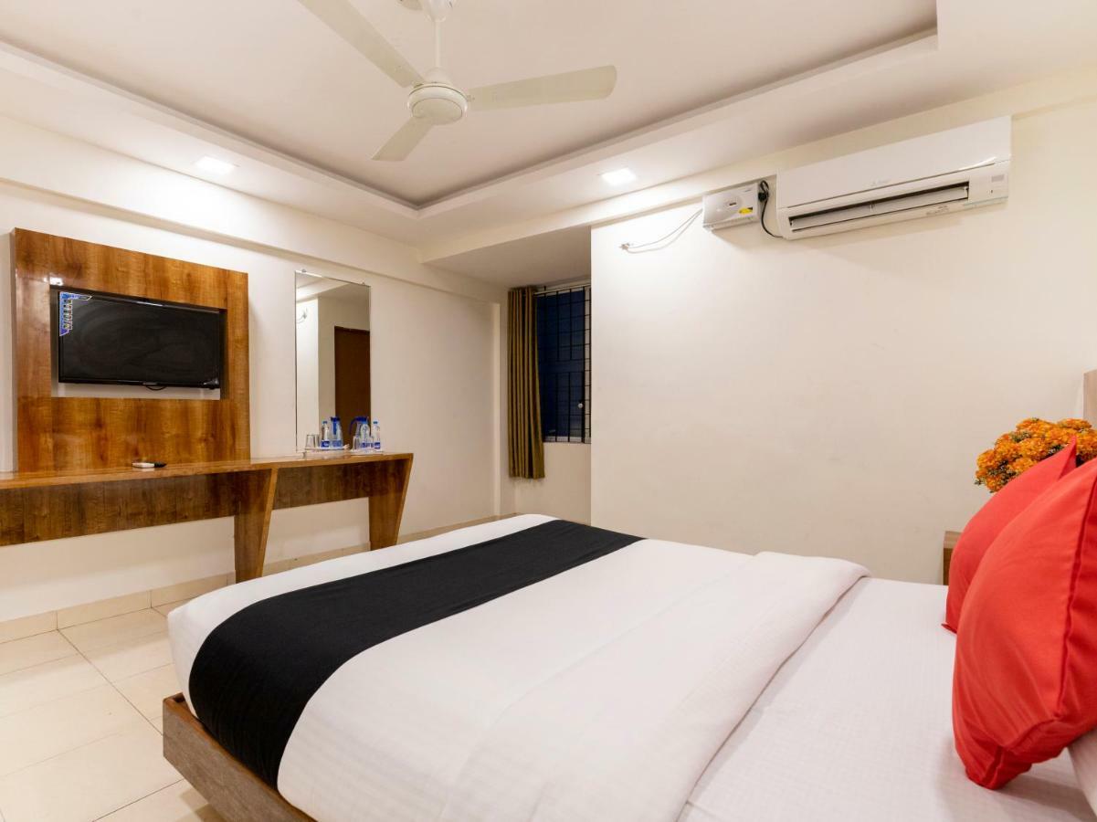 Hotel Capital O 49120 Ak International