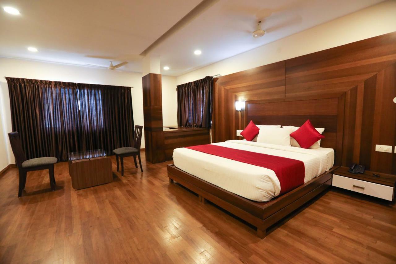 Hotel Traders - Kankanady,