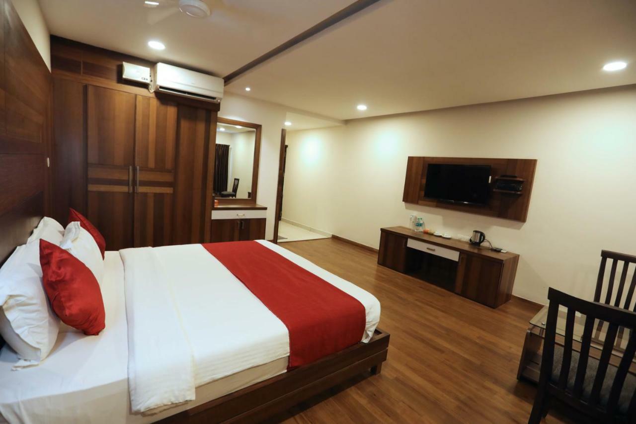 Hotel Traders - Kankanady,