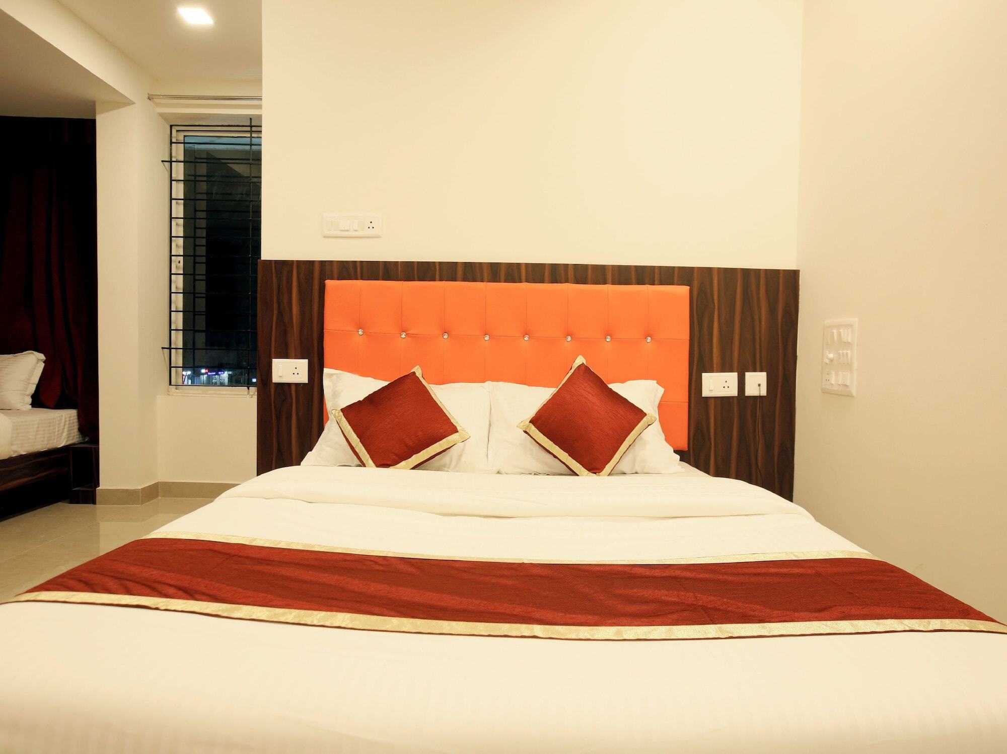 Hotel Oyo 12974 Ak International