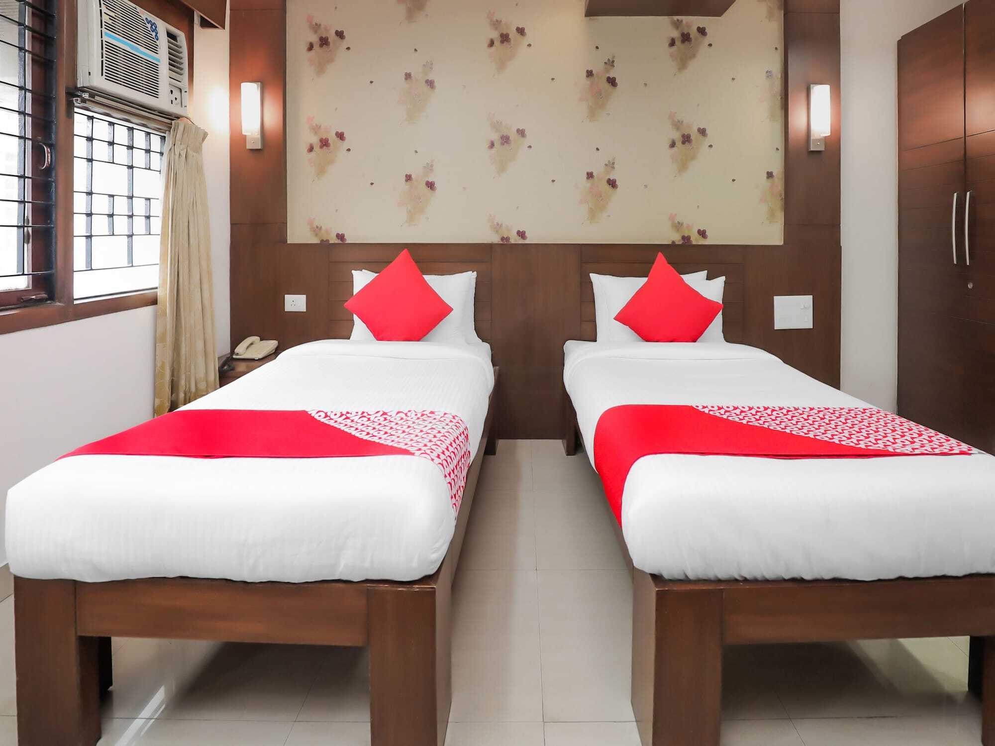 Hotel Oyo 17278 Srinivas 2*