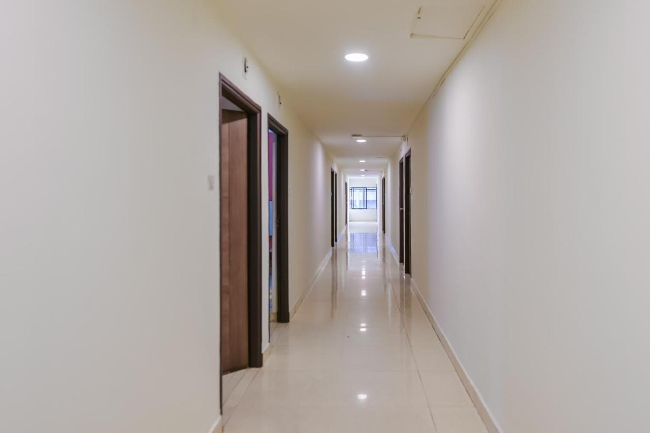 Roopa Hotel 3*