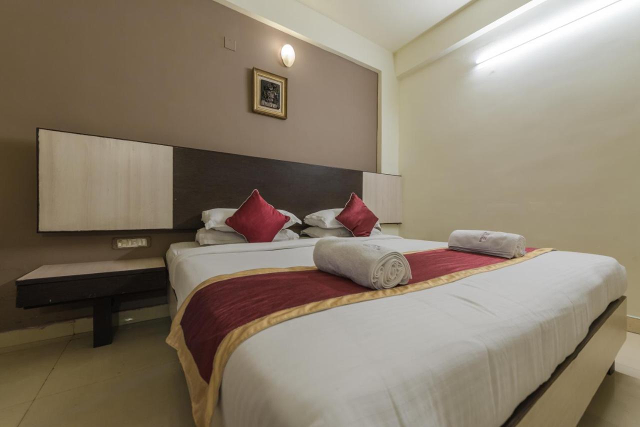 Roopa Hotel 3*
