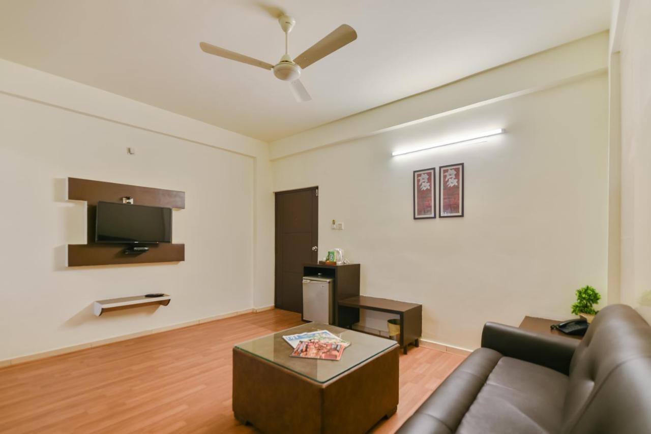 Roopa Hotel 3*