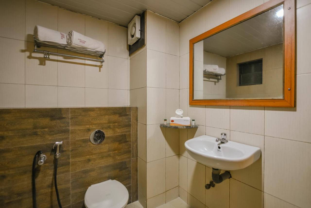 Roopa 3* Mangalore