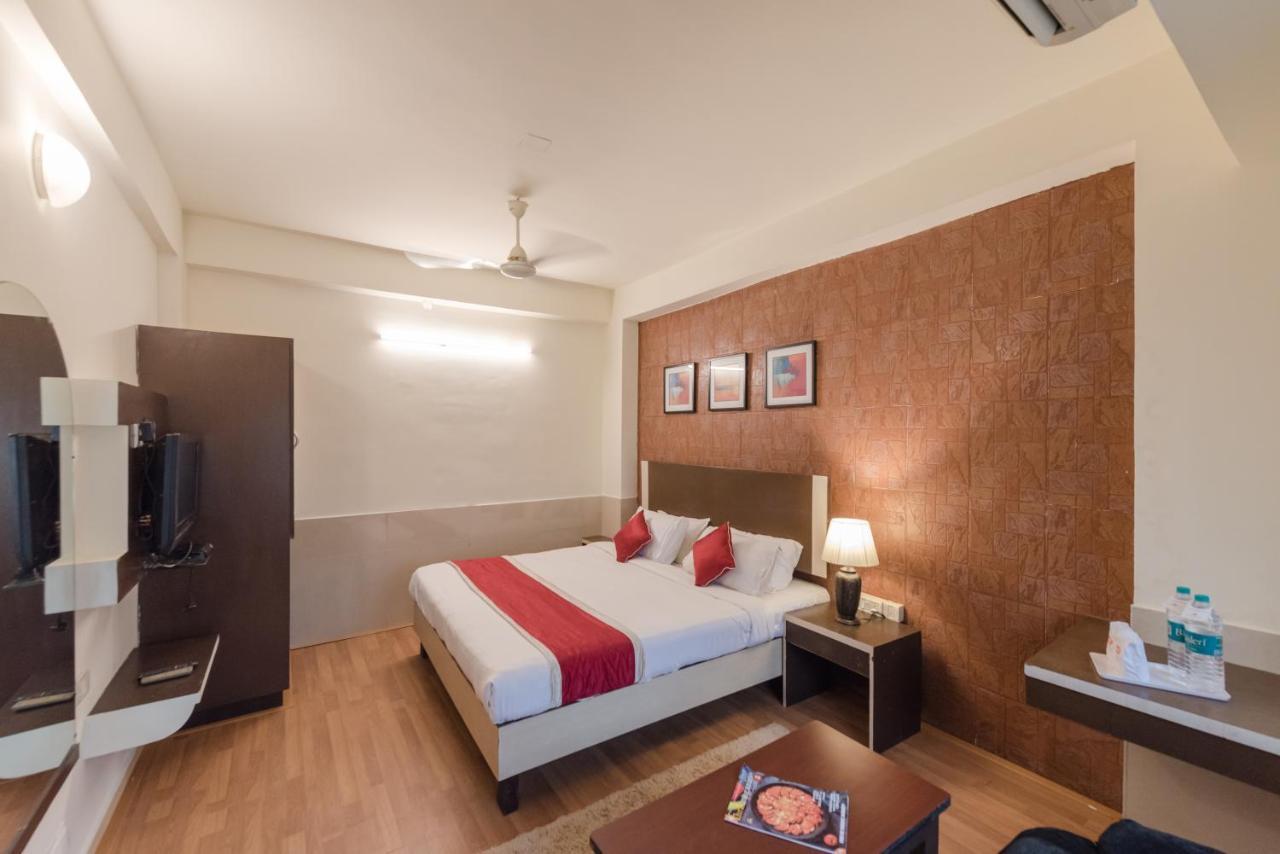 Roopa Hotel 3*