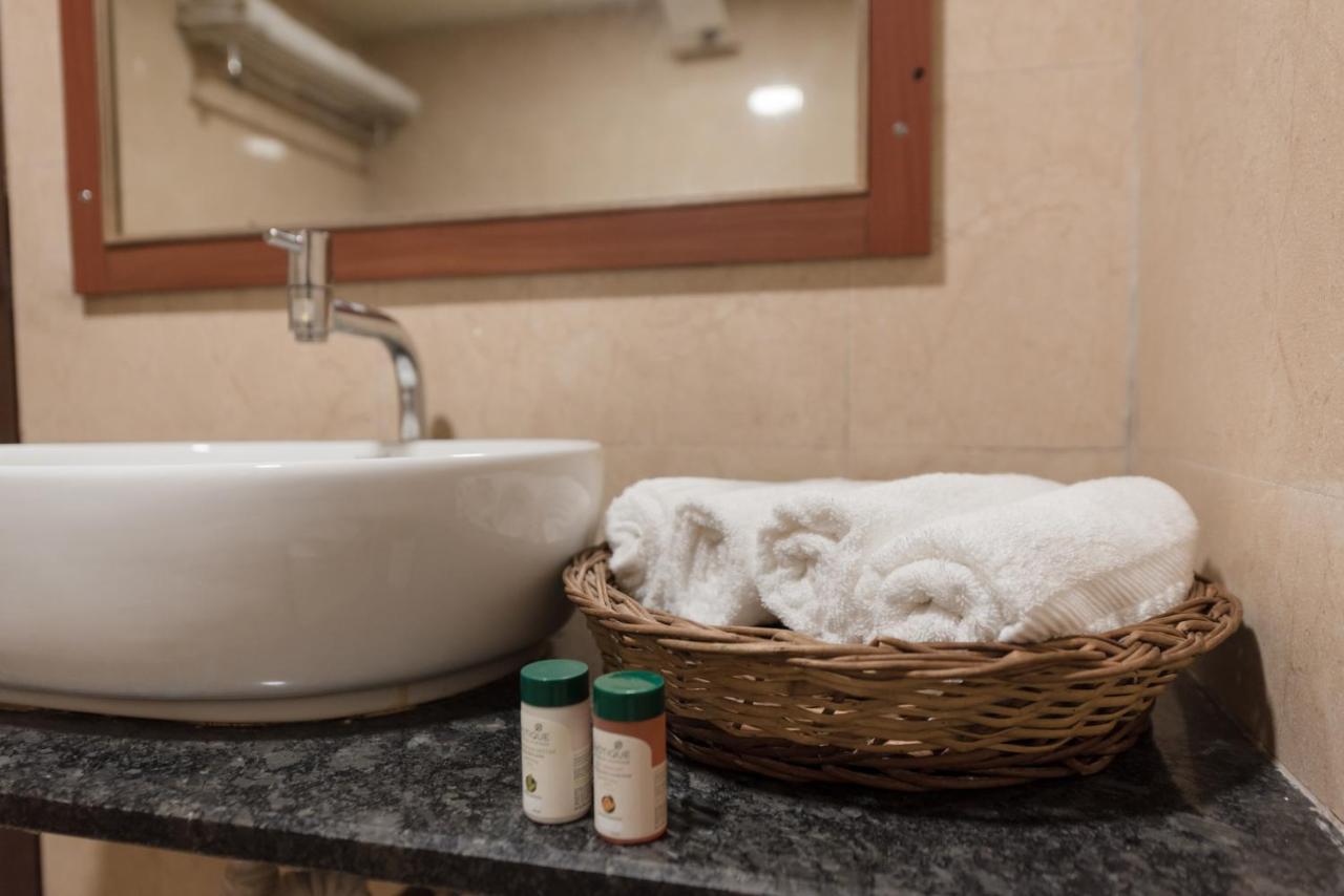 Roopa Hotel Mangalore