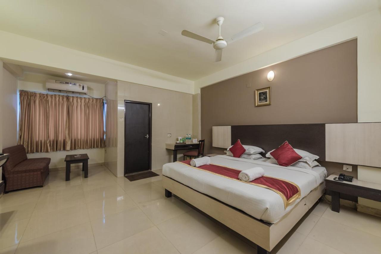 Roopa Hotel 3*