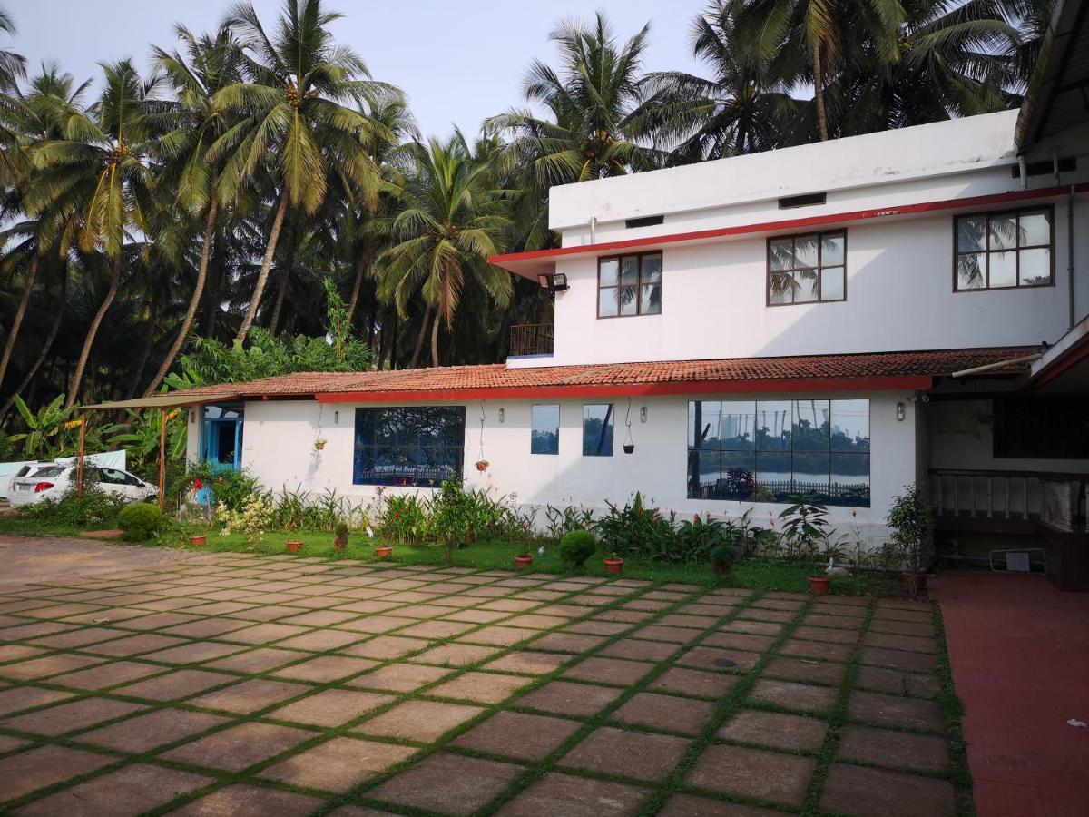 Guest house Nisarga Nirvana River House