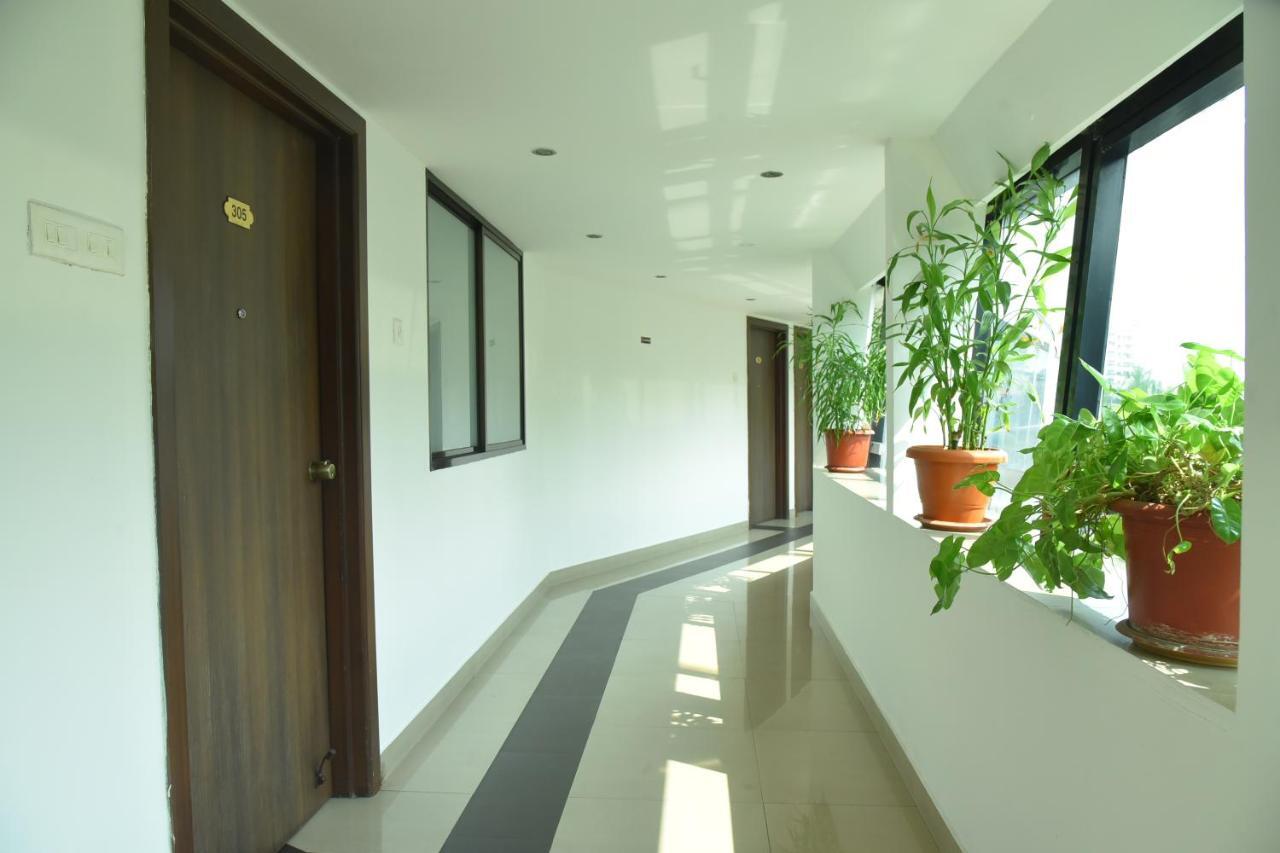 Mayur Residency Hotel *