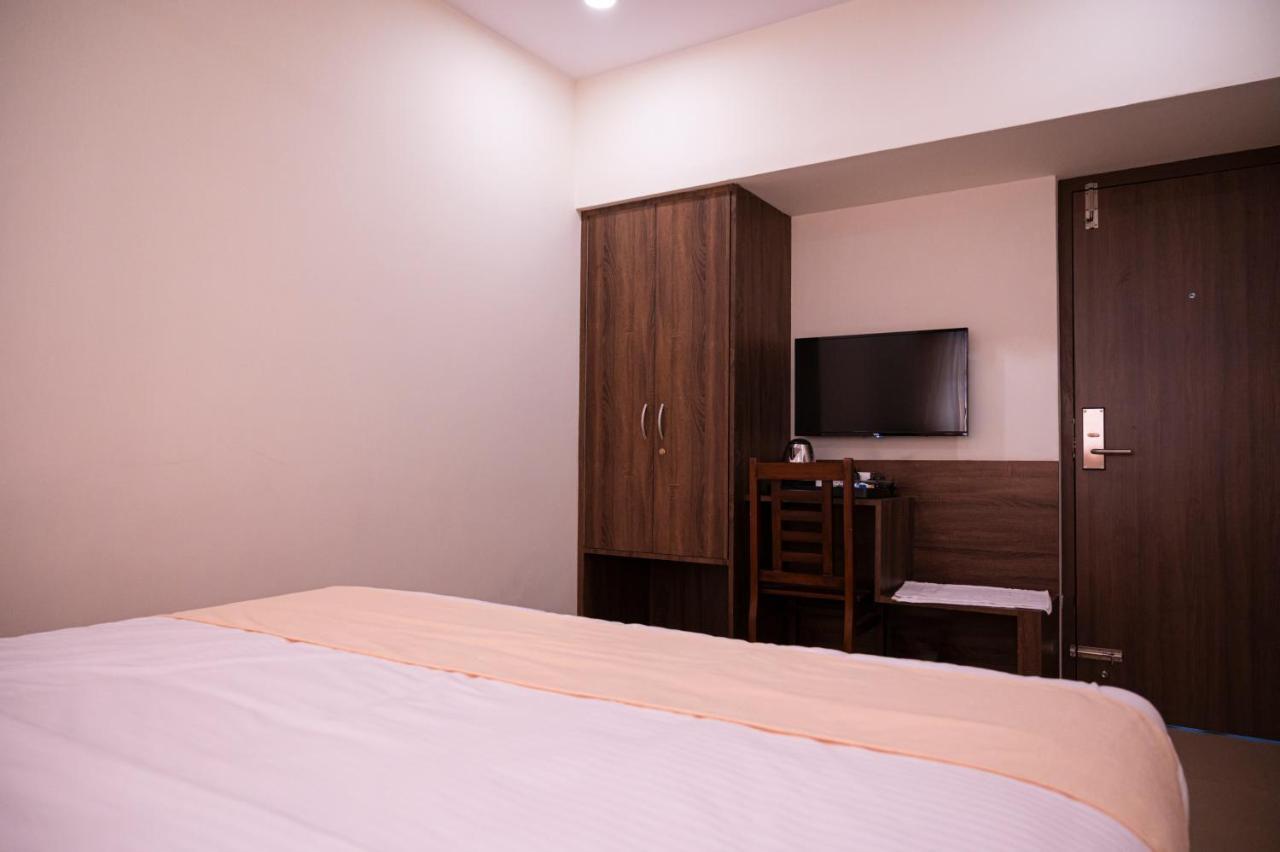 Hotel Sharda Residency