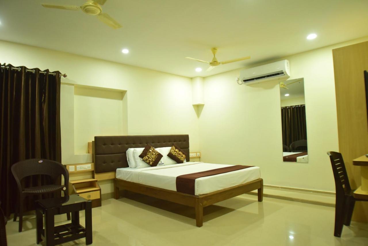 Bhumi Residency Hotel 3*
