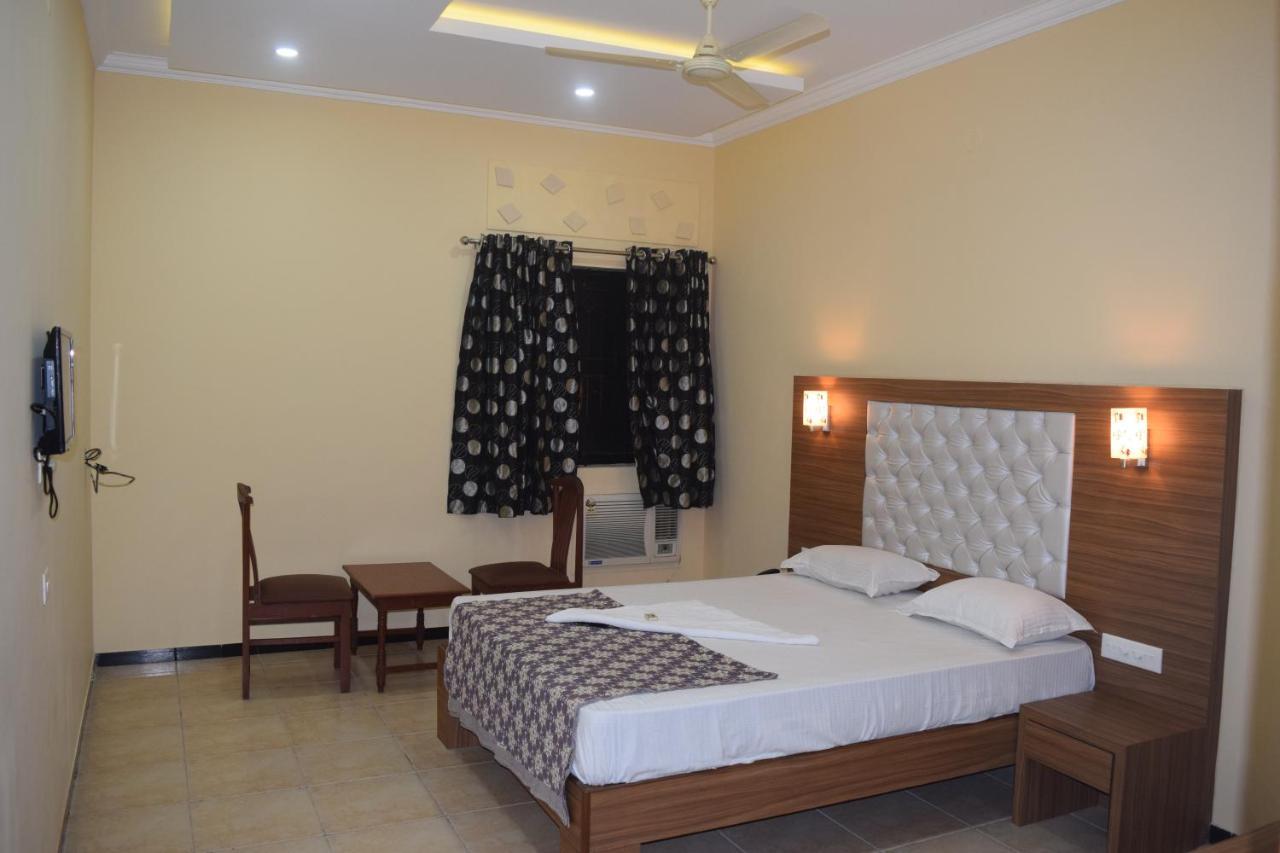 Kudla Rasa Prakash Hotel